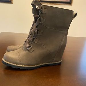 Women’s Fur-lined Wedge Boot